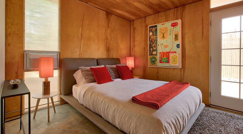 Photo of Abstractionist