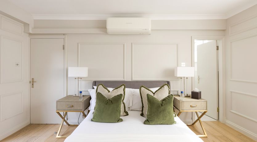 Photo of Hyde Park Chic IV