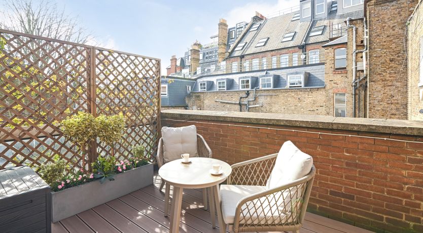 Photo of Hyde Park Chic IV