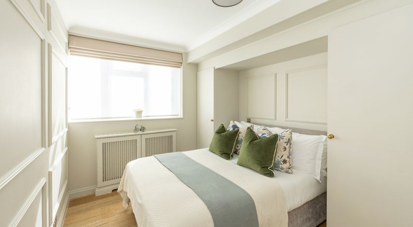 Photo of Hyde Park Chic IV