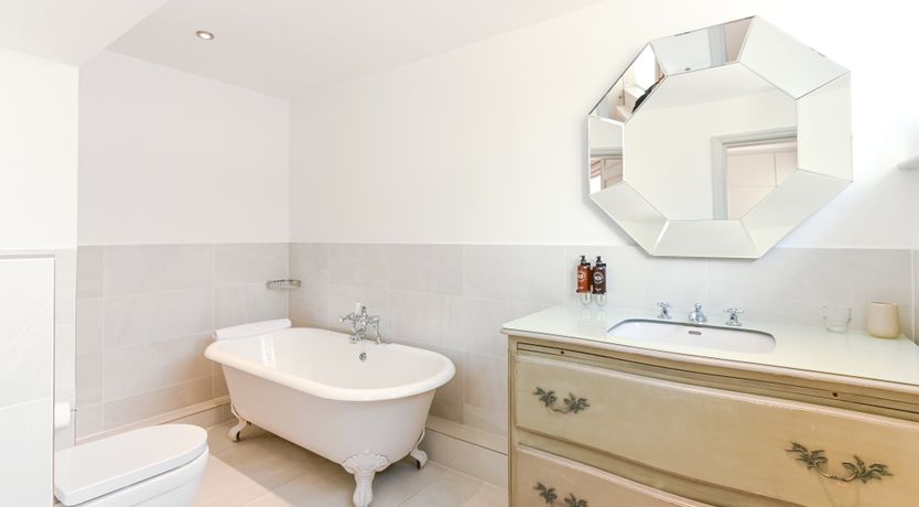 Photo of Hyde Park Chic IV