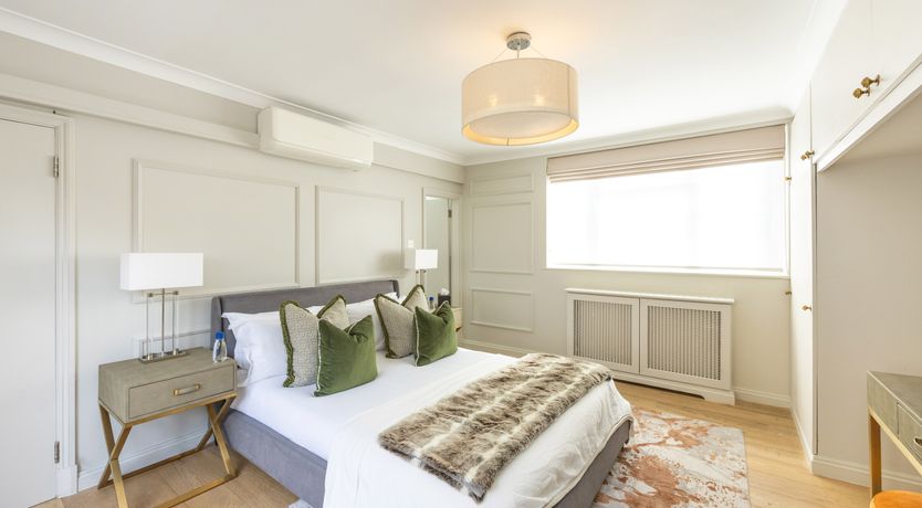 Photo of Hyde Park Chic IV