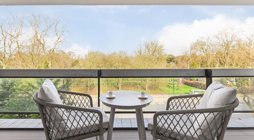 Photo of Hyde Park Chic IV