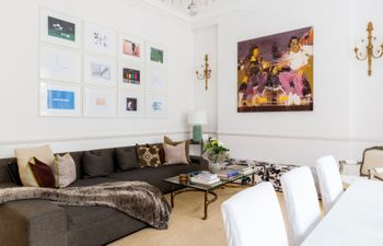 The Queen of Mayfair Apartment