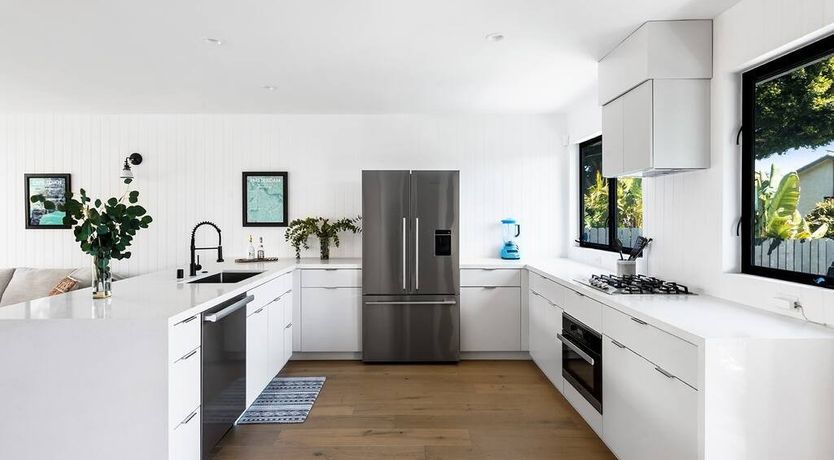 Photo of Monochrome Magnet