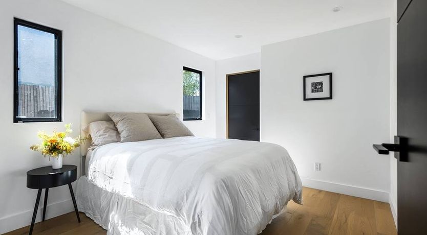 Photo of Monochrome Magnet