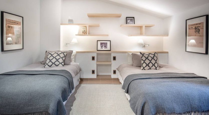 Photo of Golden Hour Grazer