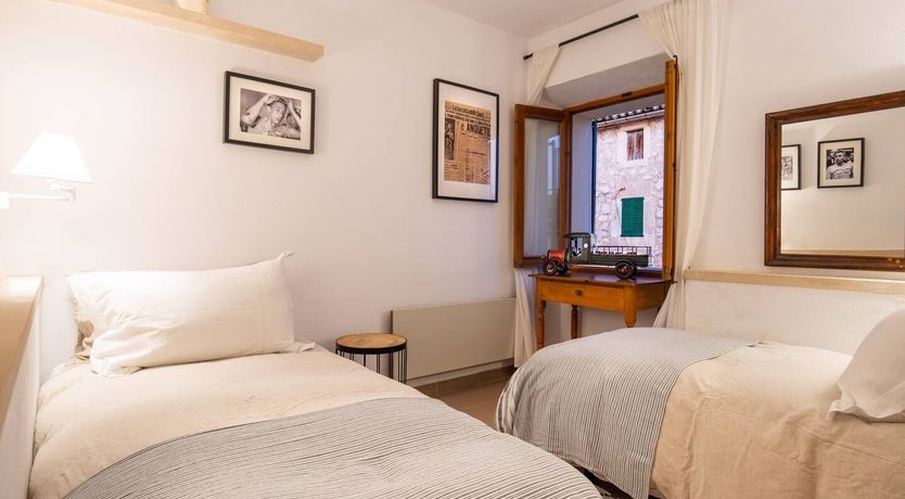 Photo of Golden Hour Grazer