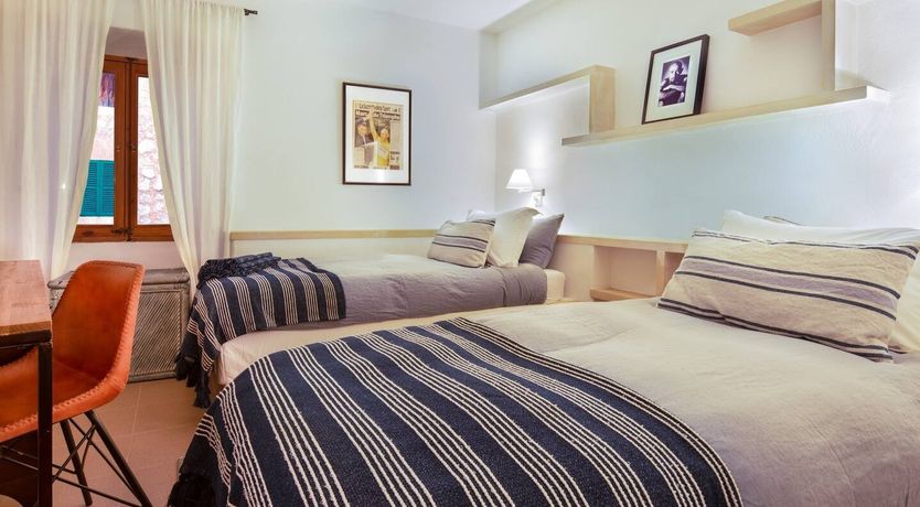 Photo of Golden Hour Grazer