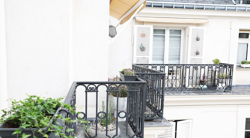 Photo of The Balcony Border