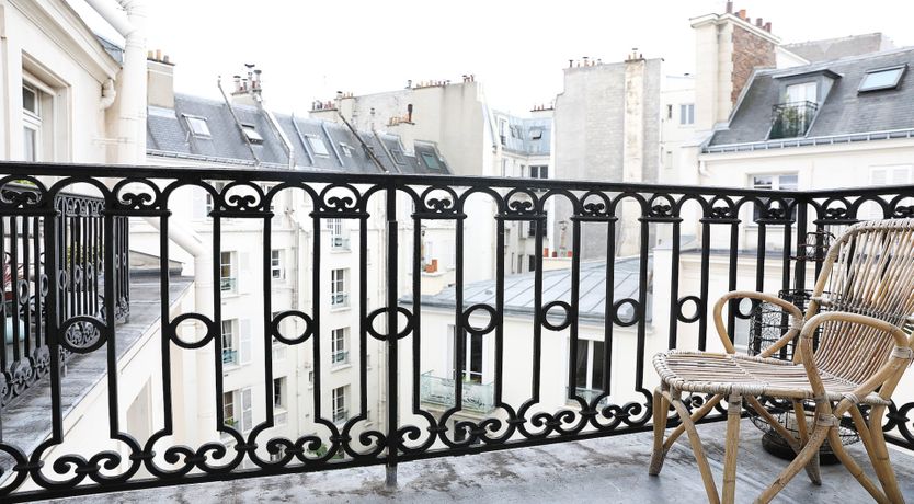 Photo of The Balcony Border