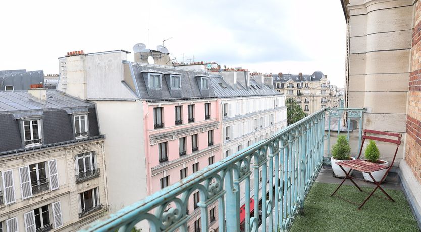 Photo of The Balcony Border