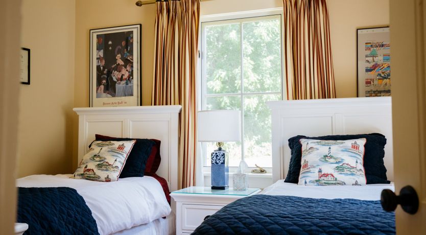 Photo of Jewel on the Hudson