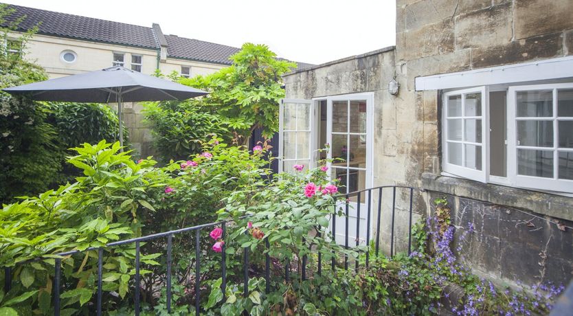 Photo of Georgian Courtyard