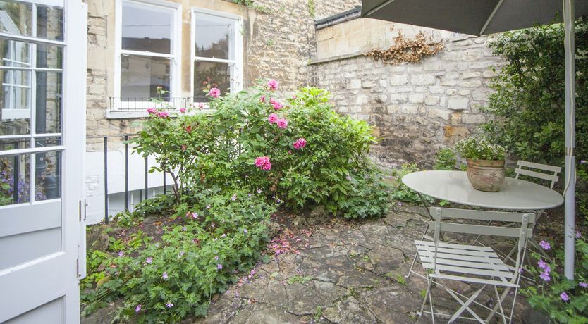 Photo of Georgian Courtyard