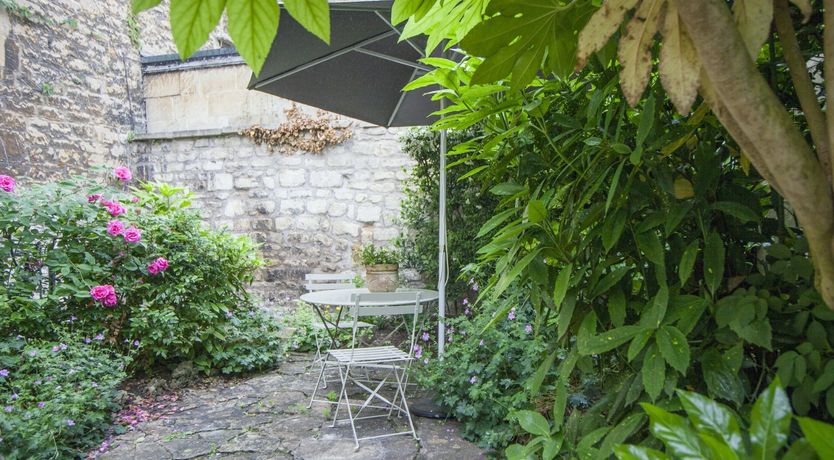 Photo of Georgian Courtyard