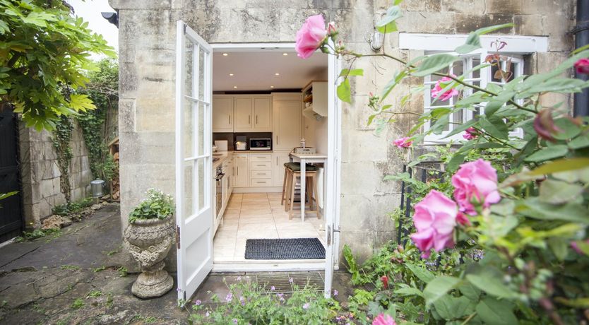 Photo of Georgian Courtyard