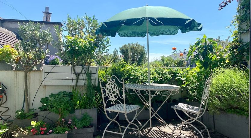 Photo of Moon Hangout