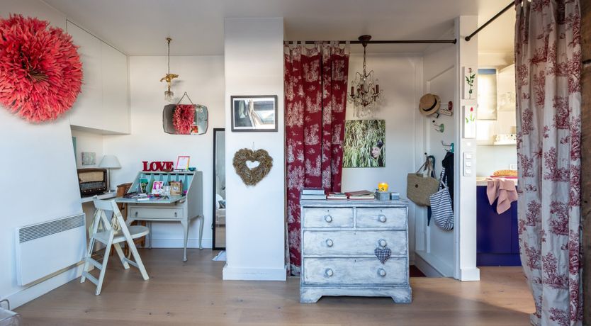 Photo of Parisian Peekaboo