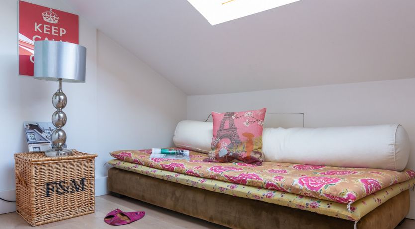 Photo of Parisian Peekaboo