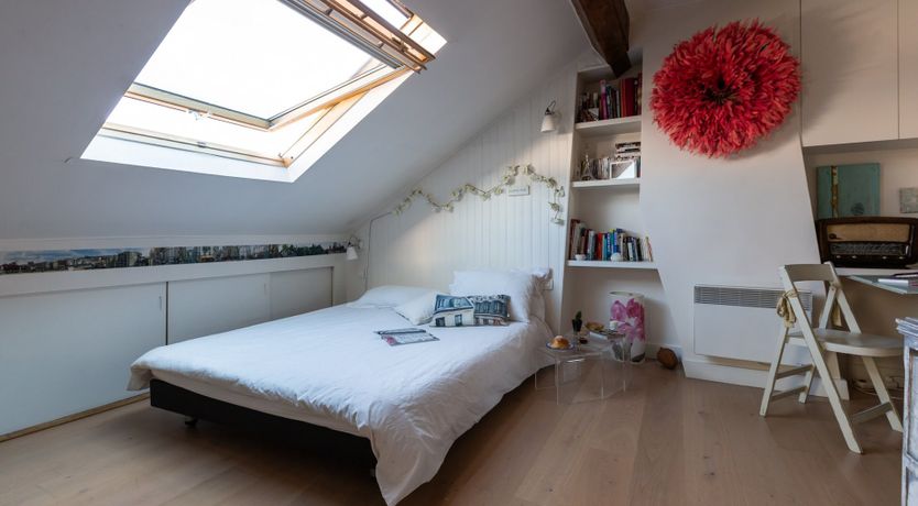 Photo of Parisian Peekaboo