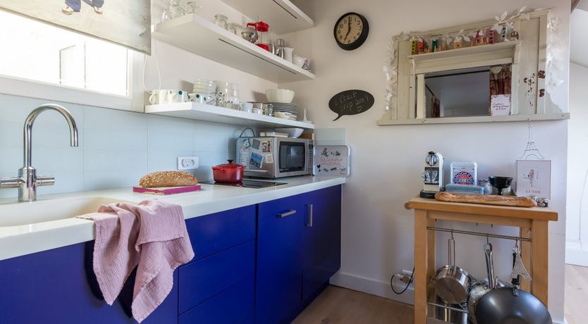 Photo of Parisian Peekaboo