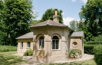 A Little Peach Holiday Cottage