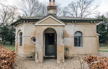 A Little Peach Holiday Cottage