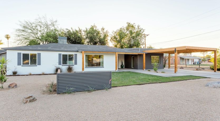 Photo of A Phoenix Breeze