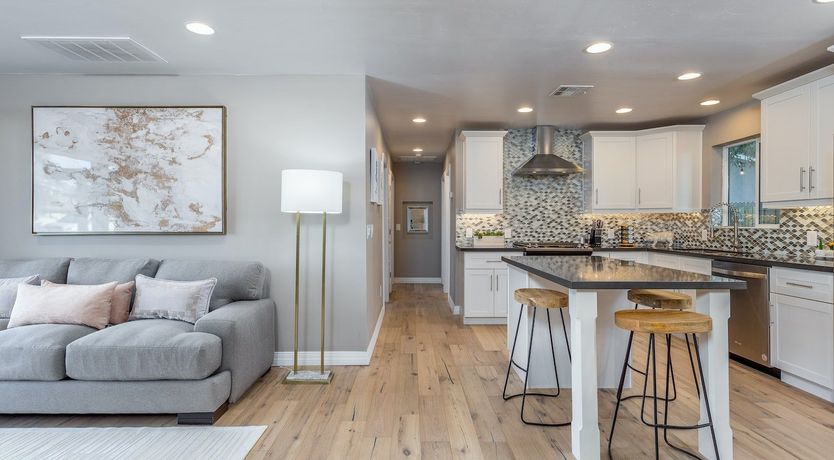 Photo of A Phoenix Breeze