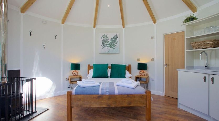 Photo of Through the Leaves