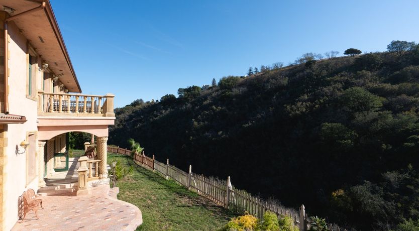 Photo of Malibu Tuscany Paradise