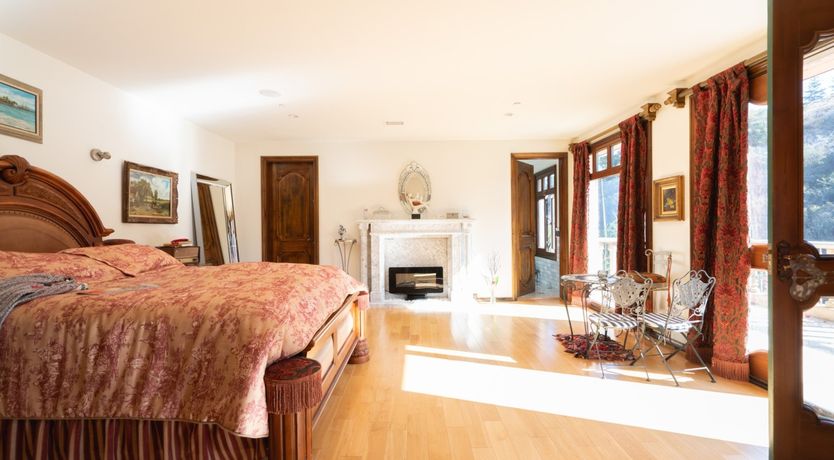 Photo of Malibu Tuscany Paradise