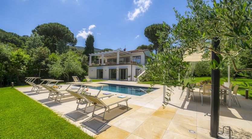 Photo of Myrtle Bloom