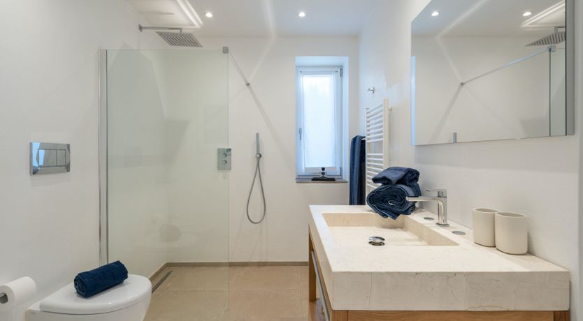 Photo of Myrtle Bloom