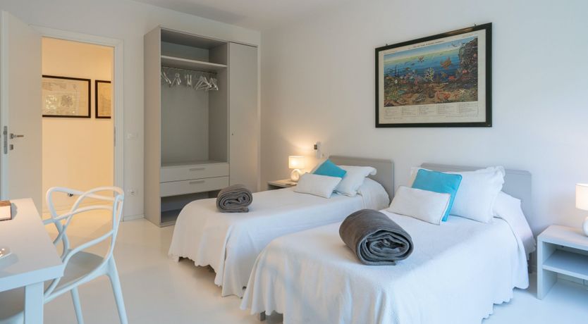 Photo of Myrtle Bloom