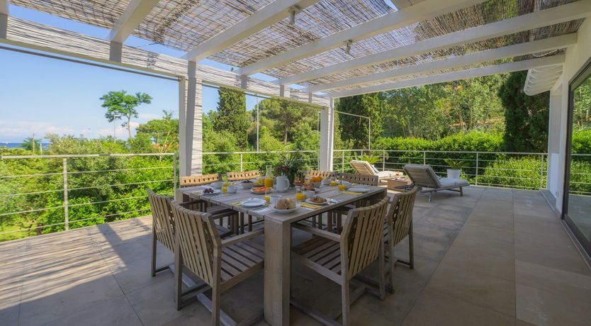 Photo of Myrtle Bloom