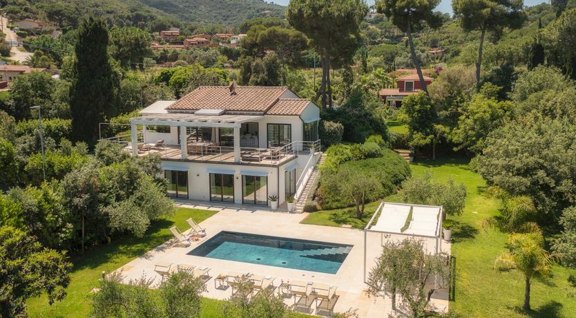 Photo of Myrtle Bloom