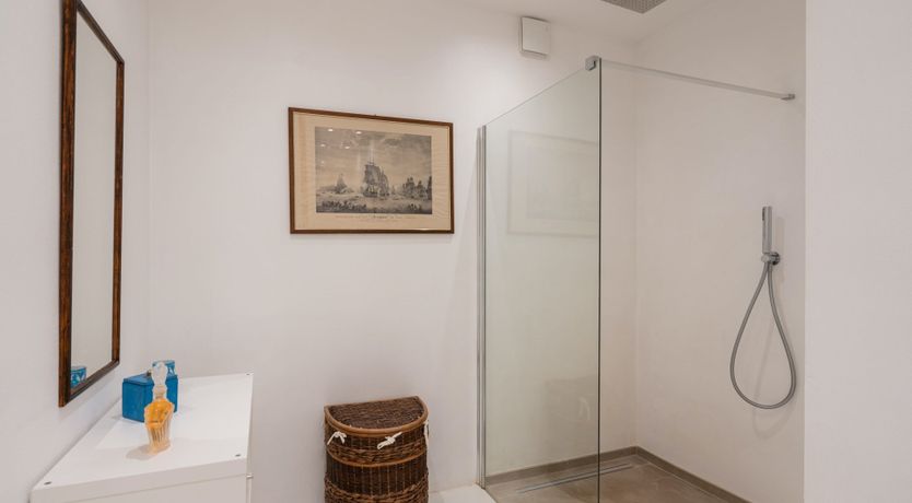 Photo of Myrtle Bloom