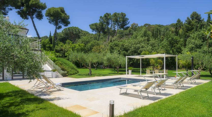 Photo of Myrtle Bloom