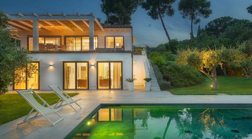 Photo of Myrtle Bloom