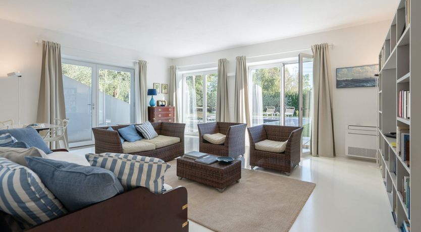 Photo of Myrtle Bloom