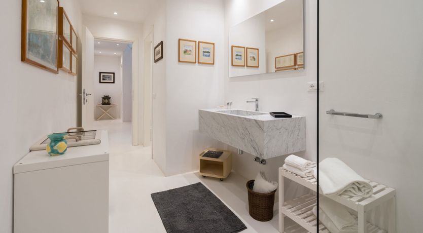 Photo of Myrtle Bloom