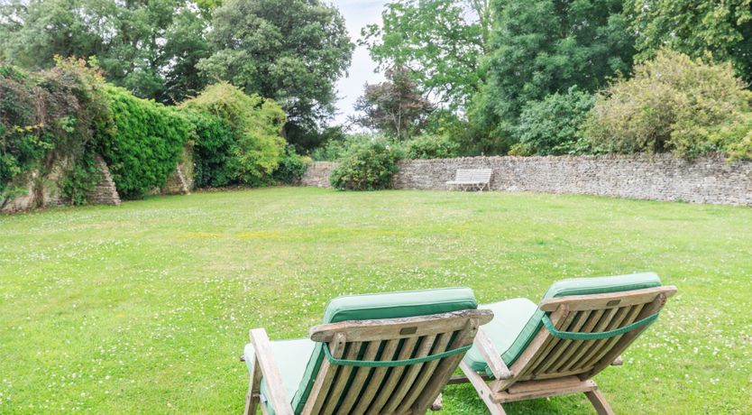 Photo of Rosemary & Thyme