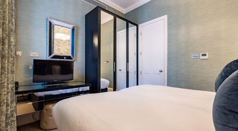 Photo of The Mayfair Suite II