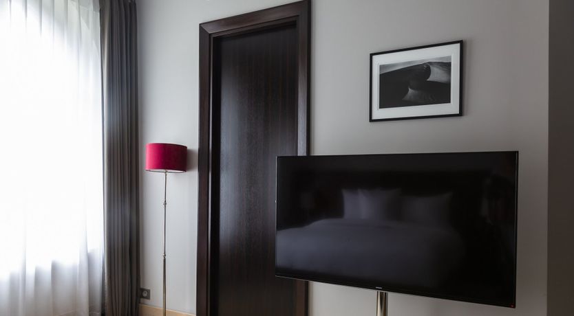 Photo of The Crystal Decanter