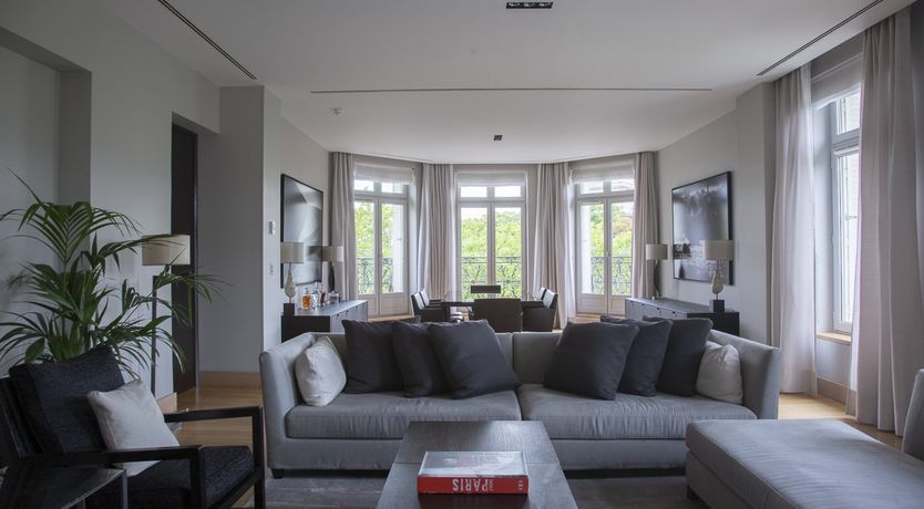 Photo of The Crystal Decanter