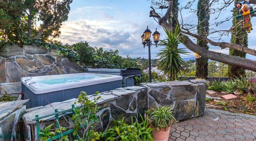 Photo of Dancing In The Moonlight