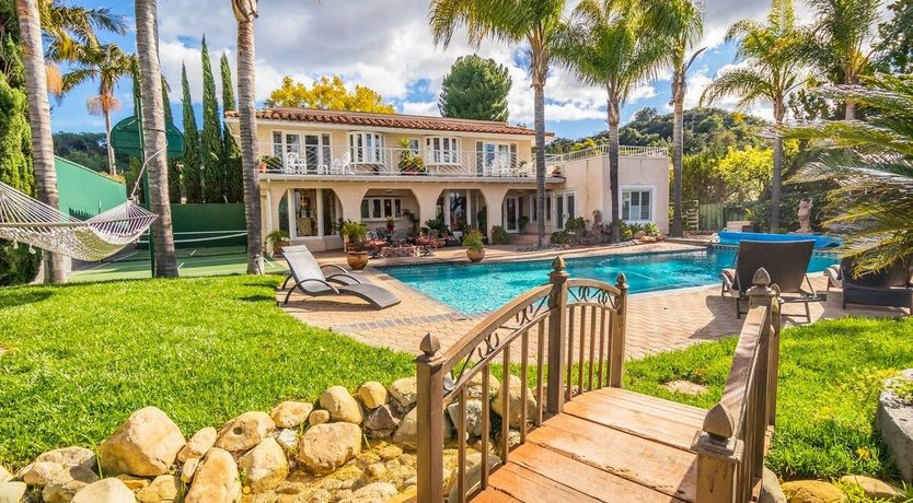 Photo of Dancing In The Moonlight