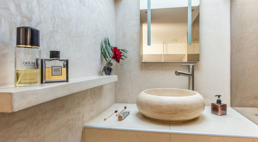 Photo of Bacon's Enigma